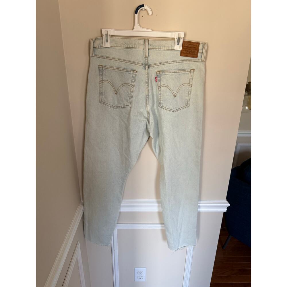 Women’s Light Blue Button-Fly Wedgie Levi’s Jeans Sz 32 Casual - Picture 2 of 10